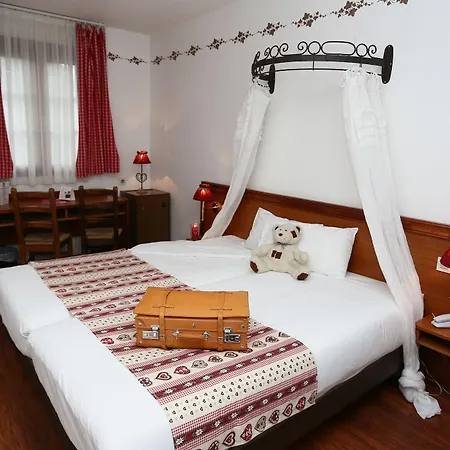The Originals Boutique, La Ferme Du Pape, 3*