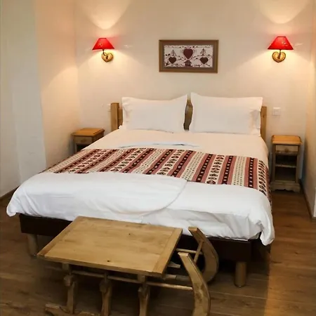 ホテル The Originals Boutique, La Ferme Du Pape, 3*