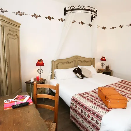 ホテル The Originals Boutique, La Ferme Du Pape, 3*