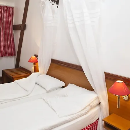 The Originals Boutique, La Ferme Du Pape, 酒店 埃圭斯海姆