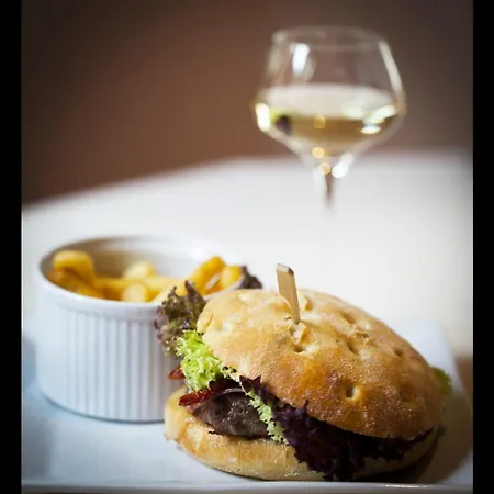 ホテル The Originals Boutique, La Ferme Du Pape, 3*