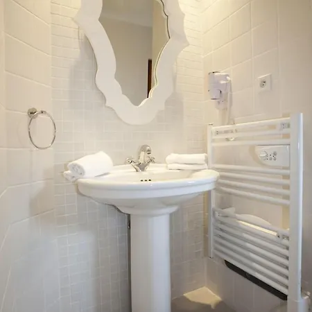 ホテル The Originals Boutique, La Ferme Du Pape, 3*