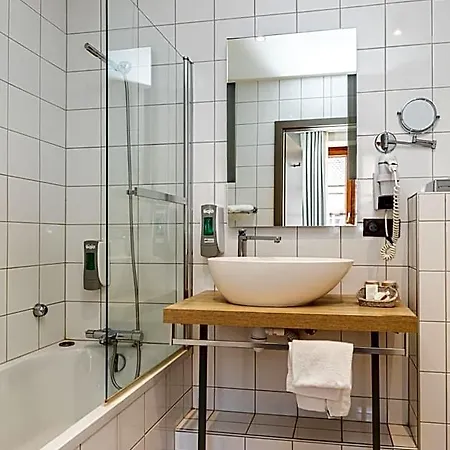 Hotel The Originals Boutique, La Ferme Du Pape, 3*