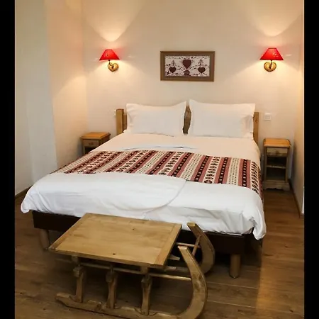 酒店 The Originals Boutique, La Ferme Du Pape, 埃圭斯海姆