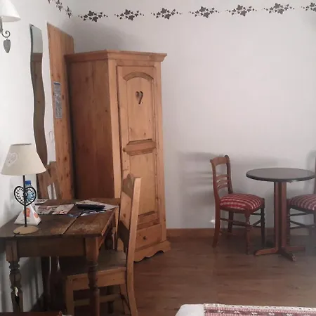 The Originals Boutique, La Ferme Du Pape, 酒店 埃圭斯海姆