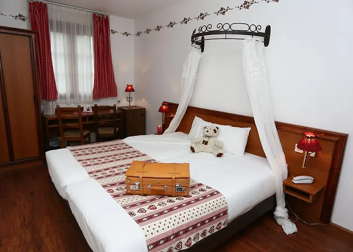 The Originals Boutique, La Ferme Du Pape, 3*