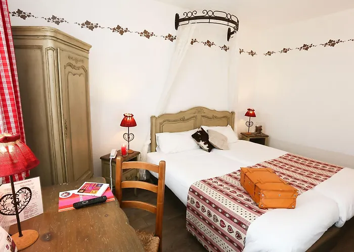 Hotel The Originals Boutique, La Ferme Du Pape, 3*