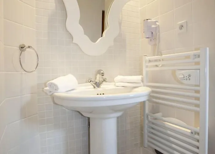 Hotel The Originals Boutique, La Ferme Du Pape, 3*