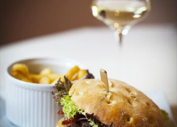 Hotel The Originals Boutique, La Ferme Du Pape, 3*