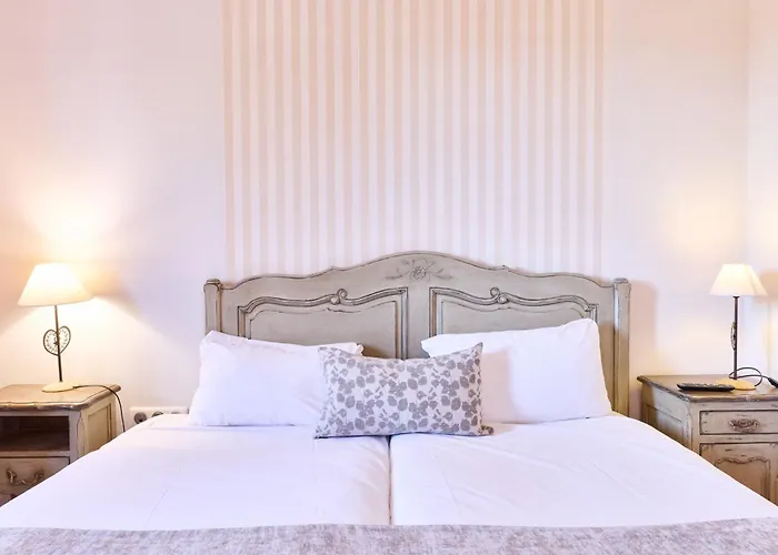 The Originals Boutique, La Ferme Du Pape, 3*