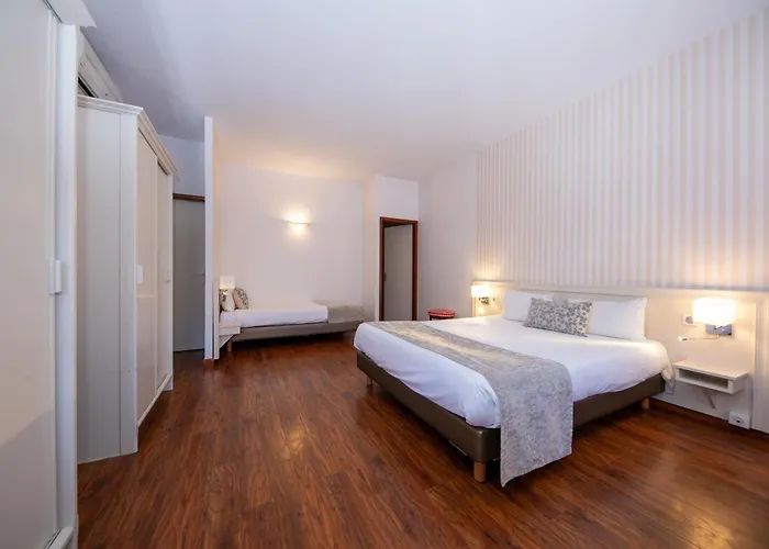 Hotell The Originals Boutique, La Ferme Du Pape, 3*