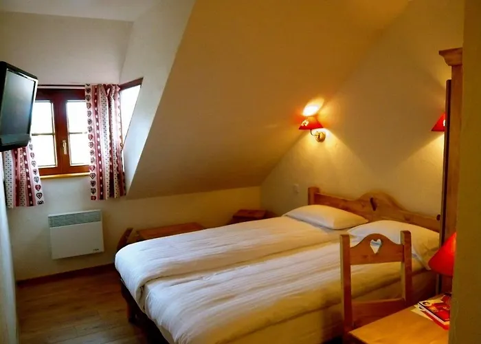 Hotel The Originals Boutique, La Ferme Du Pape, 3*